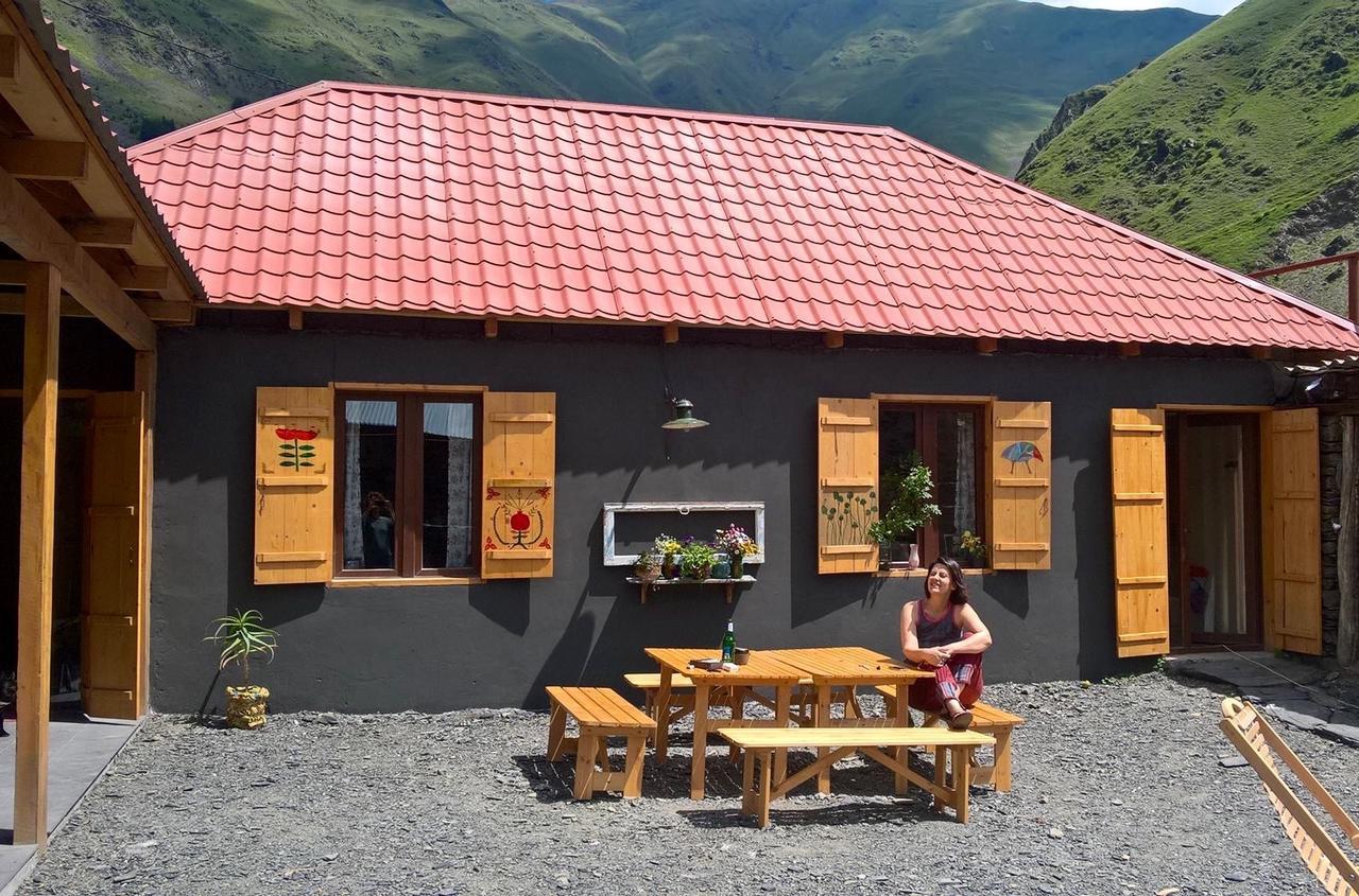 Sno House In Kazbeg Hotel Екстериор снимка